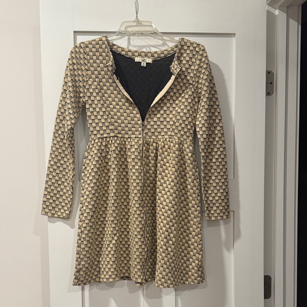Urban Behavior Checkered Jacket - Black and Tan